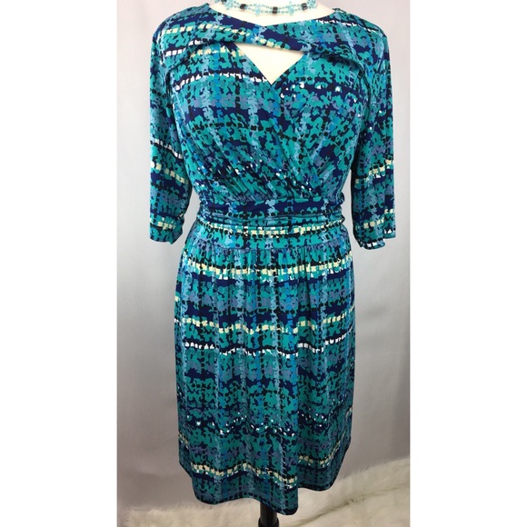 Avenue Dresses & Skirts - NWOT Avenue twist from keyhole dress (22/24)